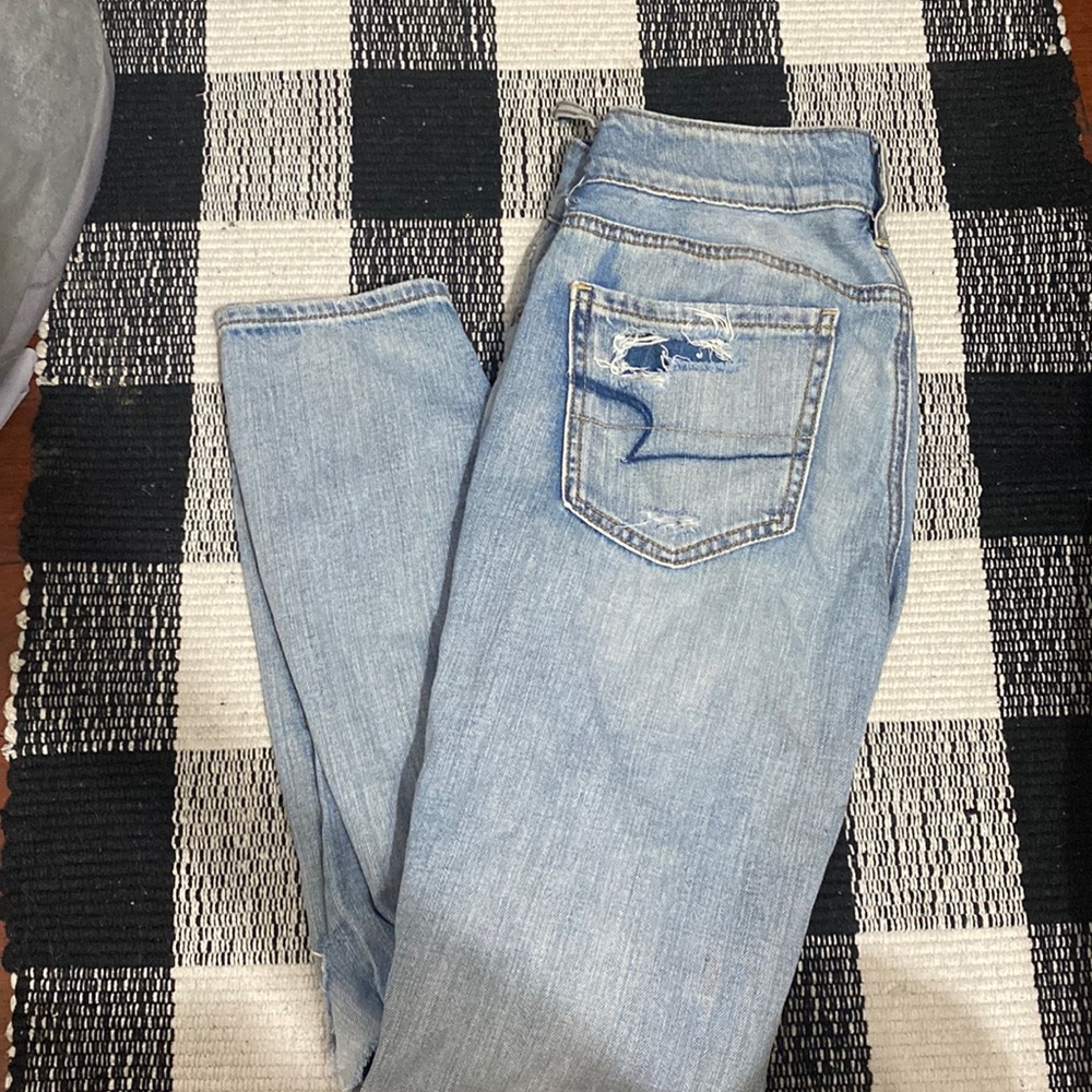 ••American eagle ripped jeans••